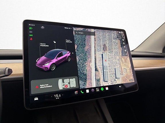 Tesla Model Y 16 of 30