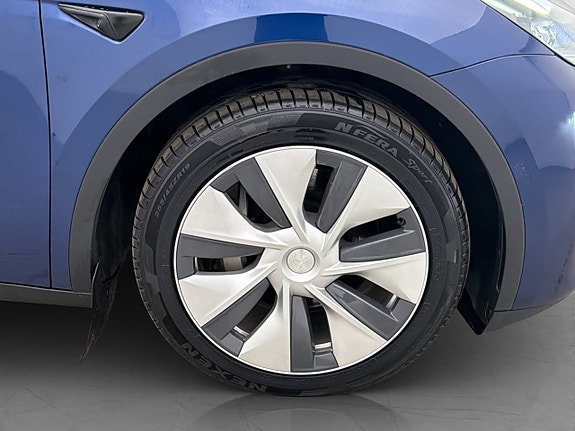 Tesla Model Y 30 of 30