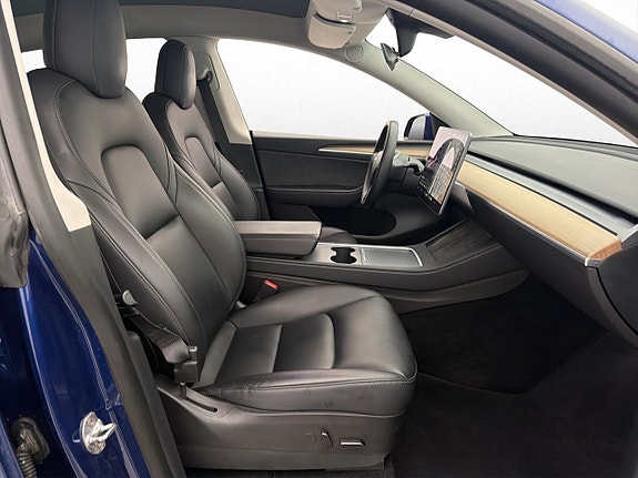 Tesla Model Y 11 of 30
