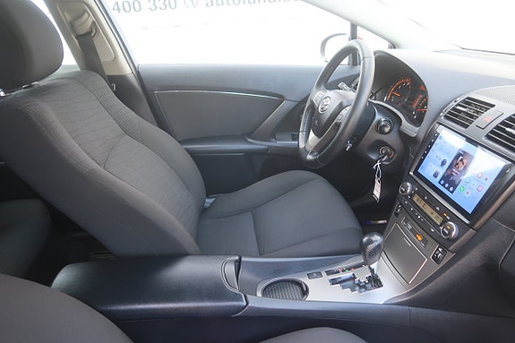 Toyota Avensis 8 of 21