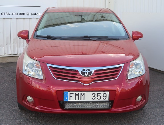 Toyota Avensis 2 of 21