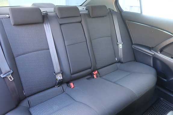Toyota Avensis 10 of 21