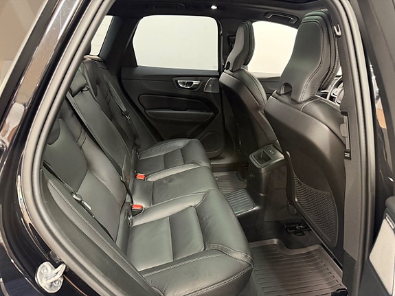 Volvo XC60 15 of 22