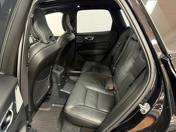 Volvo XC60 13 of 22
