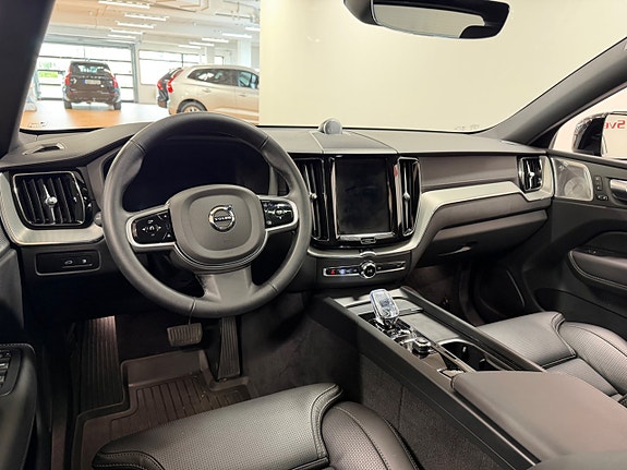 Volvo XC60 11 of 22