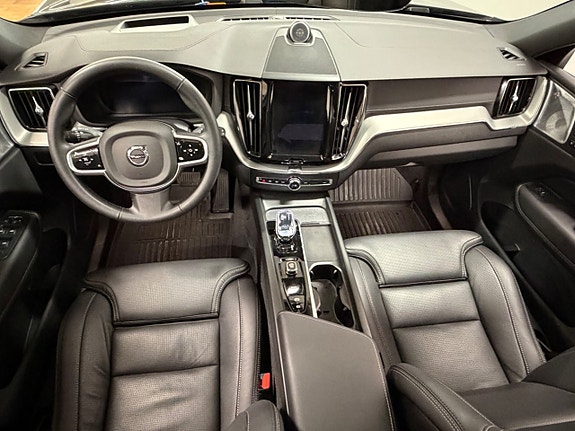 Volvo XC60 12 of 22