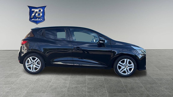 Renault Clio 2 of 9