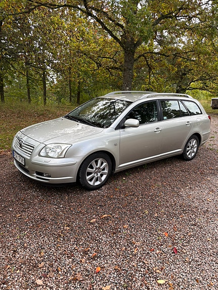 Toyota Avensis 14 of 22