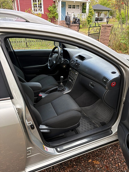 Toyota Avensis 7 of 22