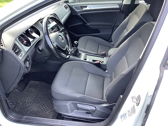 Volkswagen Golf VII 4 of 7