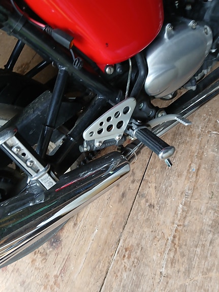 Triumph Thruxton 900 6 of 7