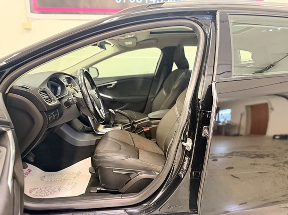 Volvo V40 Cross Country 11 of 20