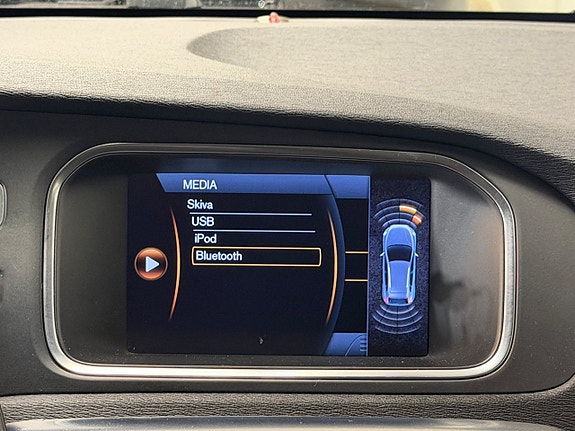 Volvo V40 Cross Country 20 of 20
