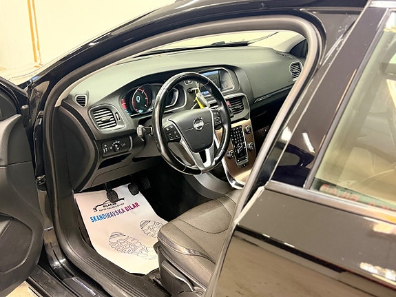 Volvo V40 Cross Country 10 of 20