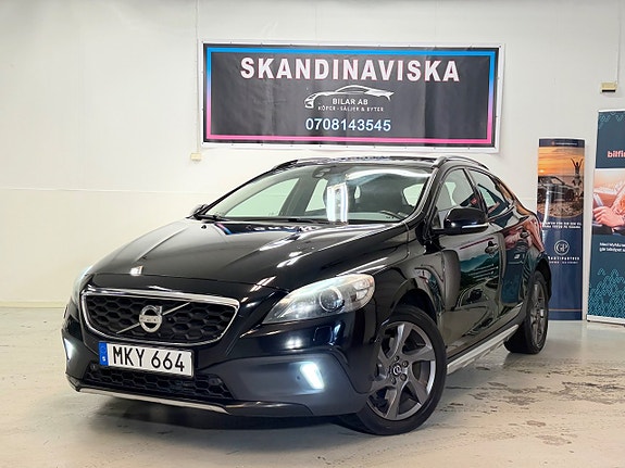 Volvo V40 Cross Country 2 of 20