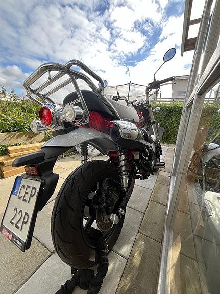 Honda ST125 Dax 6 of 8