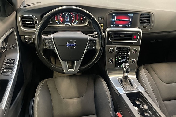 Volvo V60 12 of 12