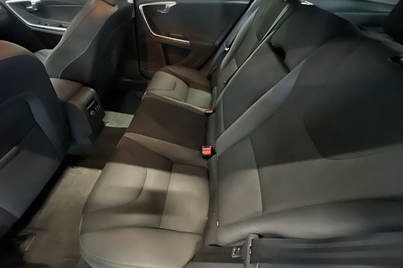 Volvo V60 9 of 12