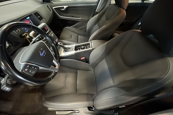 Volvo V60 7 of 12