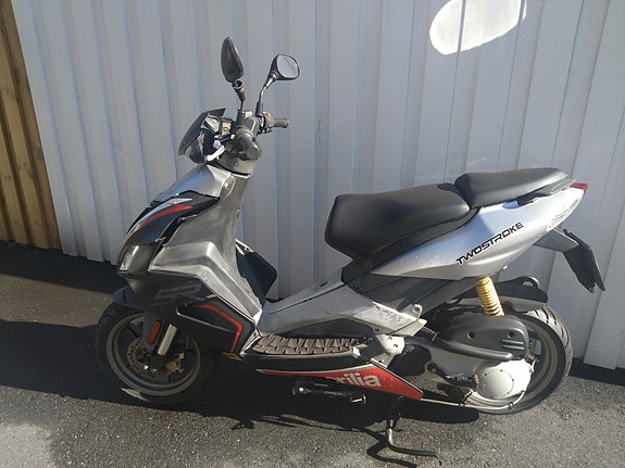 Aprilia APRILIA SR 50R CARB, 2 of 3
