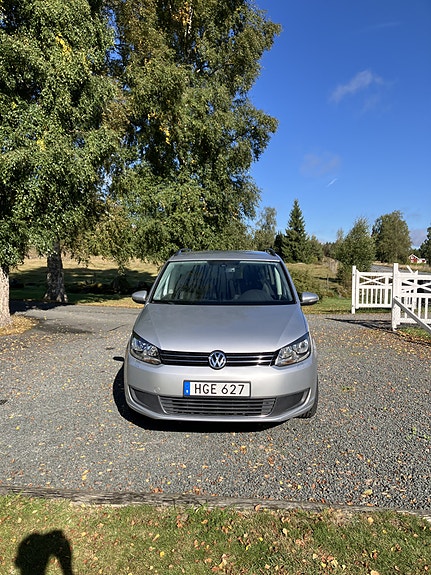 Volkswagen Touran 2 of 10