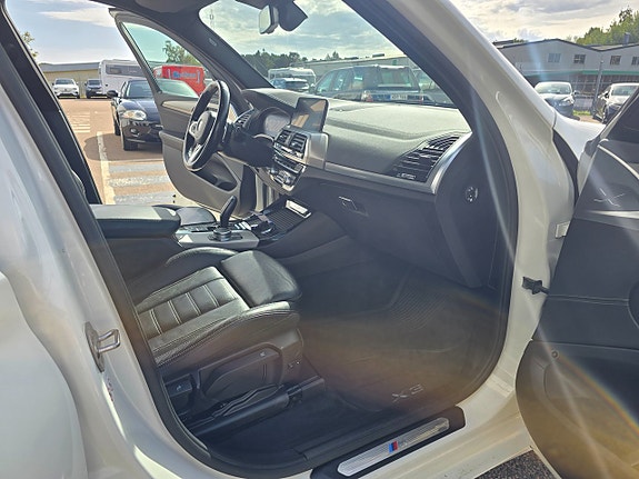 BMW X3 13 of 18