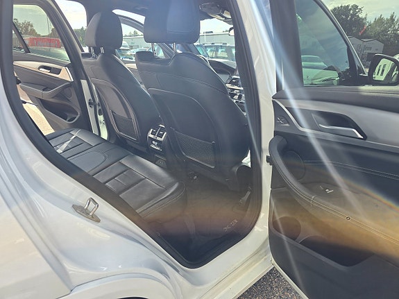 BMW X3 12 of 18