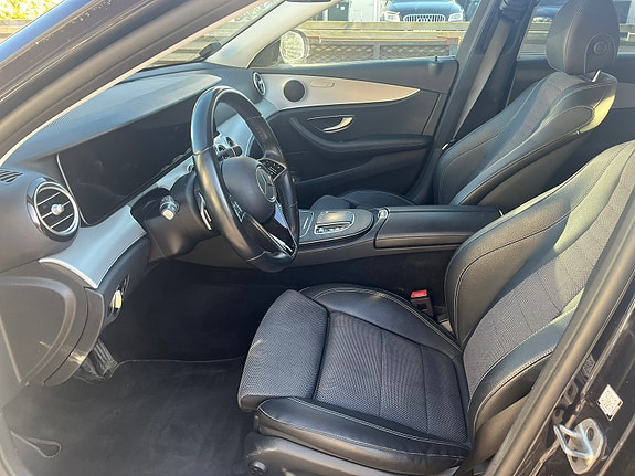 Mercedes-Benz E220 3 of 7
