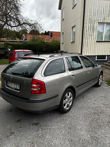 Skoda Octavia 3 of 8