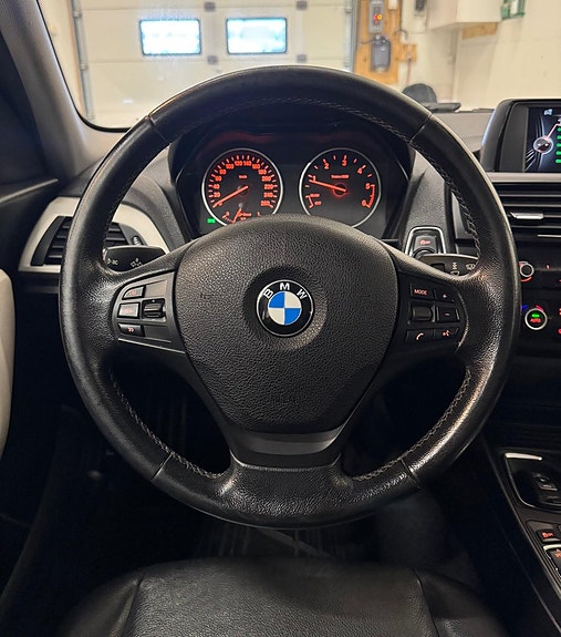 BMW 118d 12 of 17
