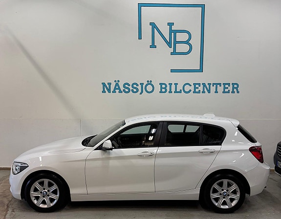 BMW 118d 4 of 17