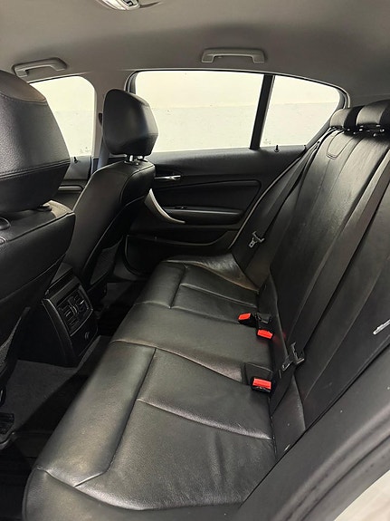 BMW 118d 15 of 17