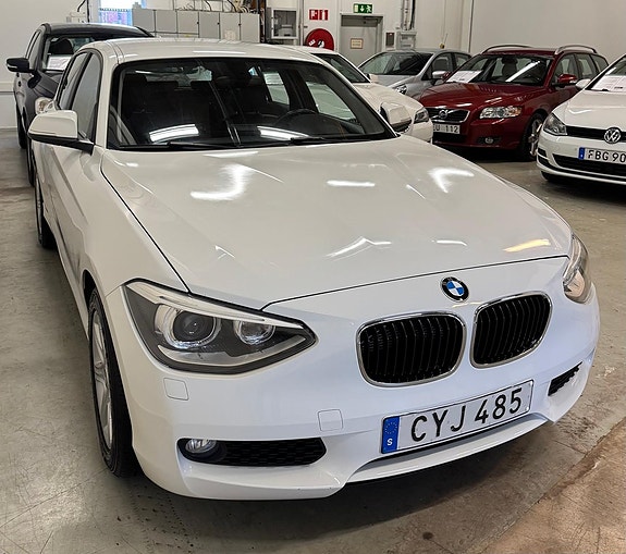 BMW 118d 3 of 17