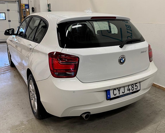 BMW 118d 6 of 17