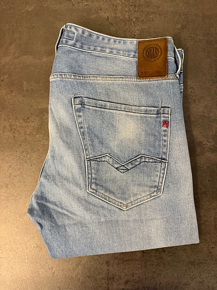Product image 1 of 8