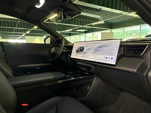 Mazda CX-6e 16 of 23