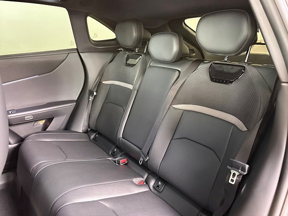 Mazda CX-6e 10 of 23