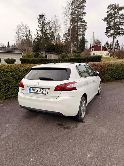 Peugeot 308 4 of 13