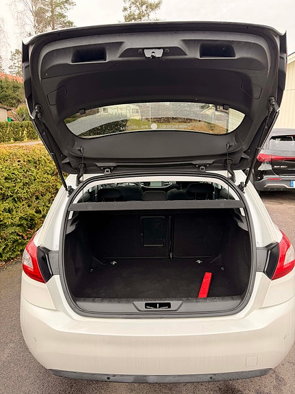 Peugeot 308 12 of 13