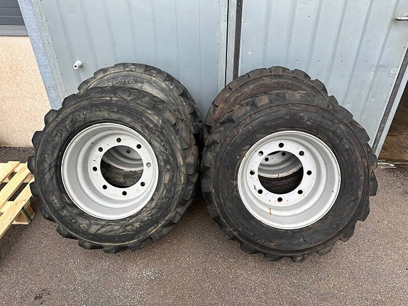 4 st maskindäck / entreprenaddäck med fälg – 12-16.5
