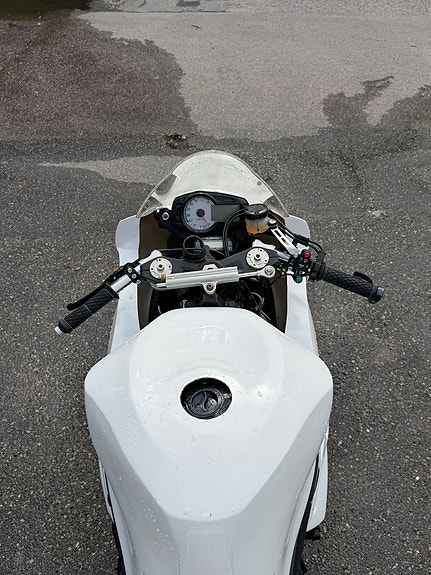Kawasaki Ninja ZX-6R 4 of 6