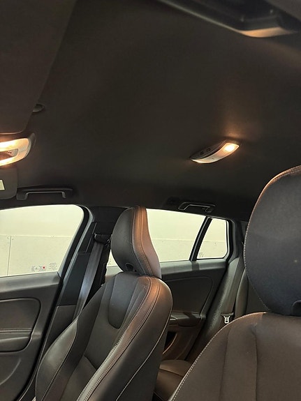 Volvo V60 13 of 16