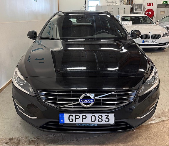 Volvo V60 2 of 16