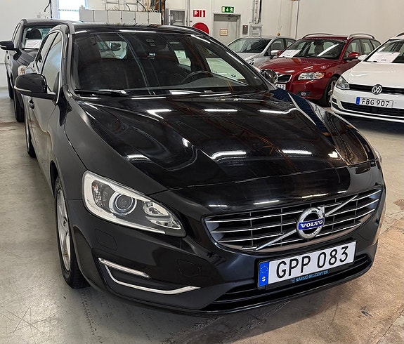 Volvo V60 3 of 16