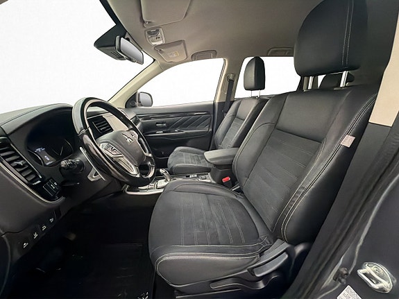 Mitsubishi Outlander 12 of 30