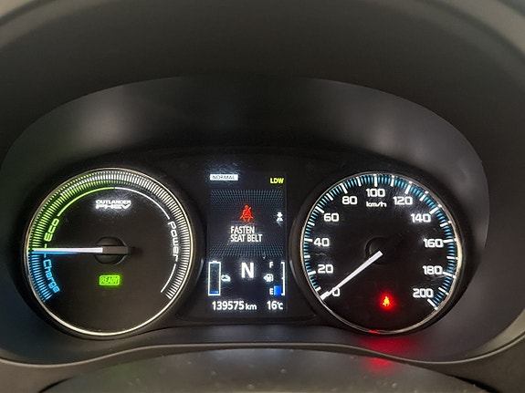 Mitsubishi Outlander 18 of 30