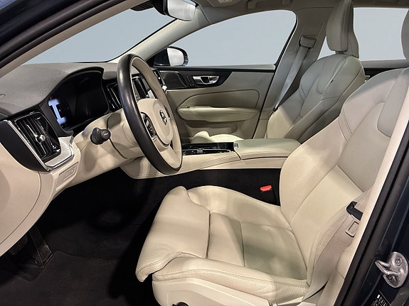 Volvo V60 7 of 23