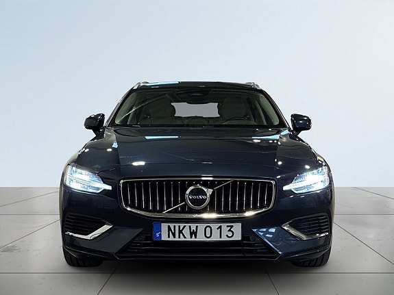 Volvo V60 2 of 23