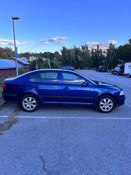 Skoda Octavia 2 of 6