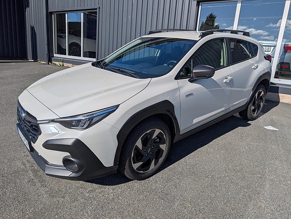 Subaru Crosstrek 2 of 4